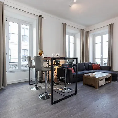 Appartement Jean Medecin Av - Large 2 Bdrs Ac *