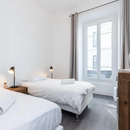 Jean Medecin Av - Large 2 Bdrs Ac