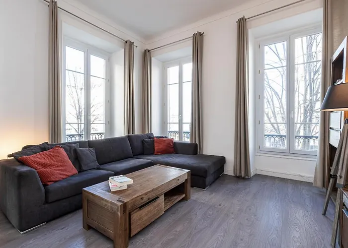 Jean Medecin Av - Large 2 Bdrs Ac Appartement