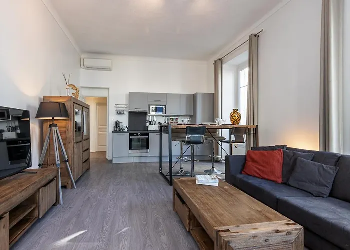 Jean Medecin Av - Large 2 Bdrs Ac Appartement