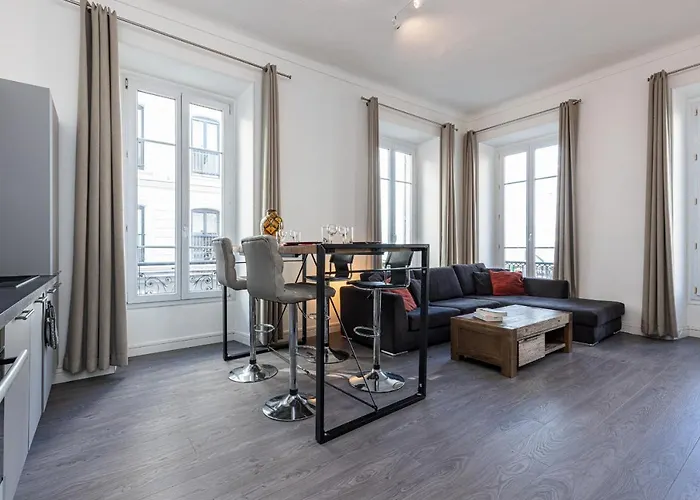 Appartement Jean Medecin Av - Large 2 Bdrs Ac *