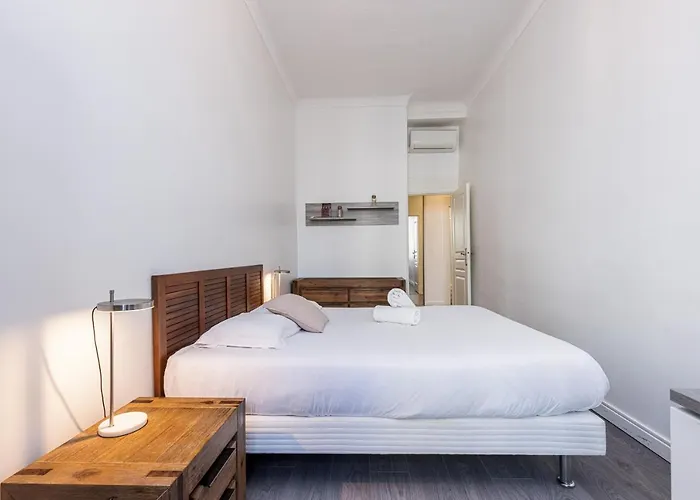 Appartement Jean Medecin Av - Large 2 Bdrs Ac *